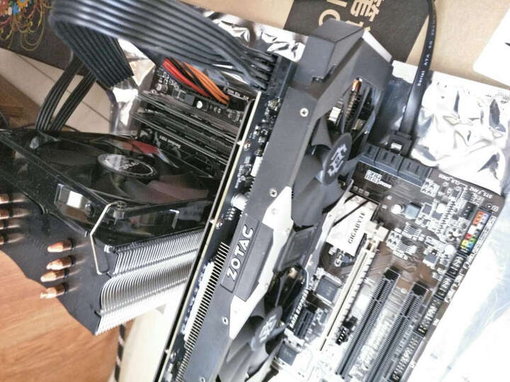 索泰Geforce GTX1060-6GD5 X-GAMING OC: