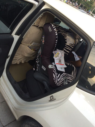 宝得适安全座椅:东西很好,就是安全带安装实在