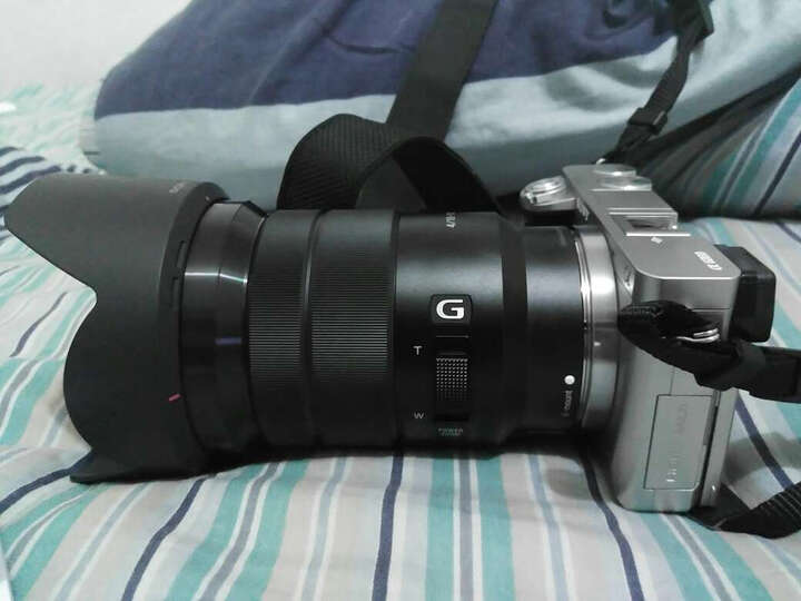 索尼SELP18105G:买这个镜头配的6000,我也