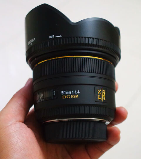 1.4 DG HSM:镜头全新完美无瑕,不过没有封条