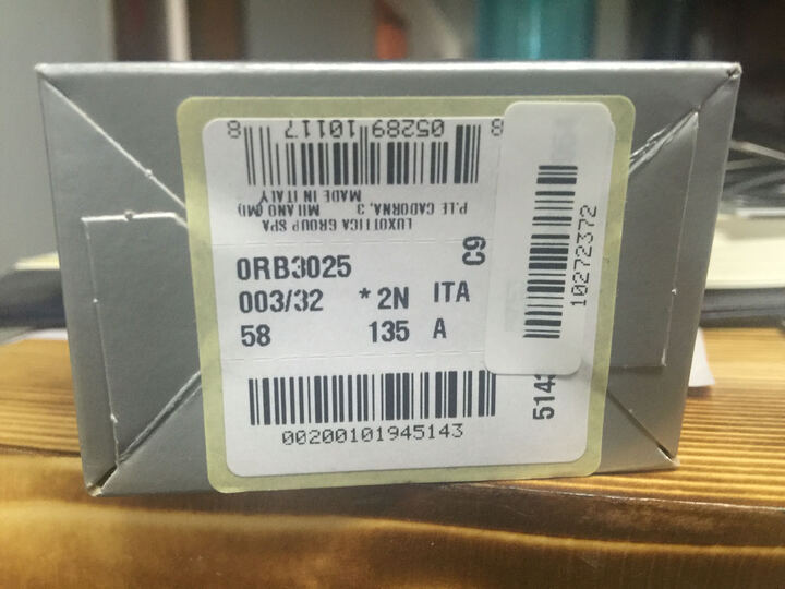 雷朋灰镜片太阳镜:不错,正品,在雷朋官网第一