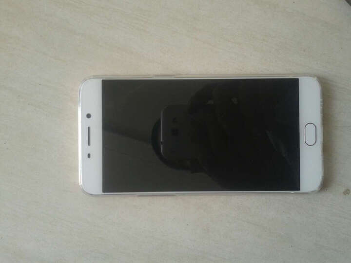 OPPOR9:手机优点是运行内存够大,缺点:没有