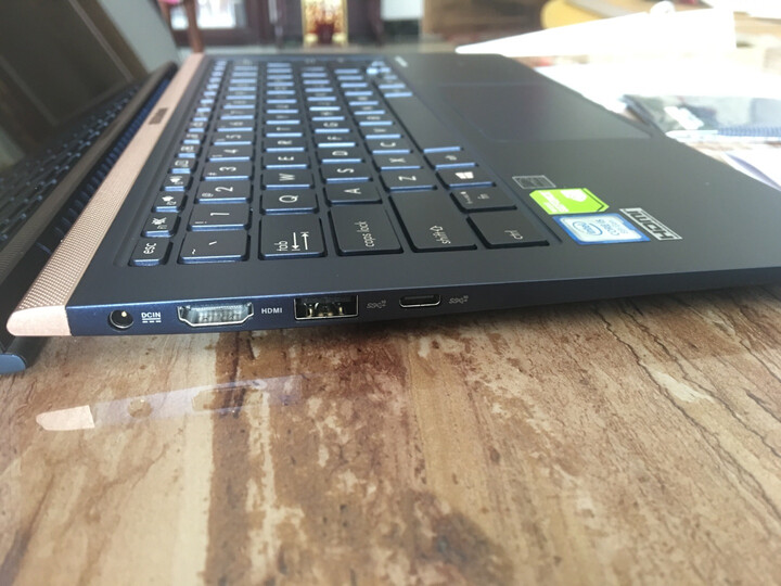 华硕(ASUS) 灵耀U 13.3英寸超窄边框超轻薄笔记本电脑(i7-8550U 8G 512GSSD MX150 2G IPS)尊爵蓝(U3100) 晒单图