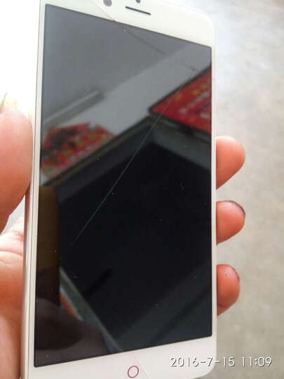 努比亚小牛5 Z11mini:回来不到两天,屏幕碎了