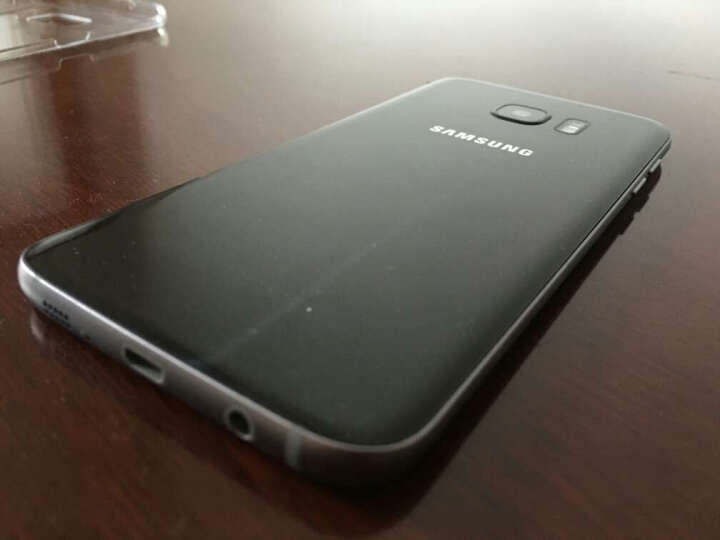 三星Galaxy S7 edge(G9350):缺点两个,第一,系