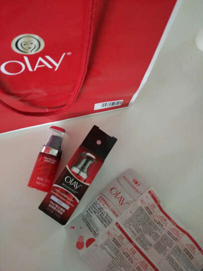 玉兰油眼霜:用了没几天,眼周皮肤过敏,发红发