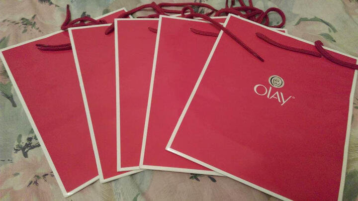 玉兰油赠品:京东自营的Olay玉兰油礼品袋不错