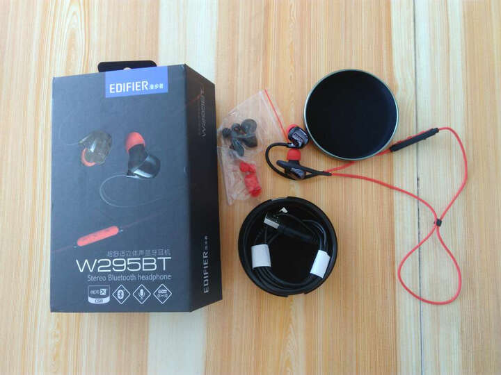 漫步者W295BT:这款蓝牙耳机包装精美,同以前