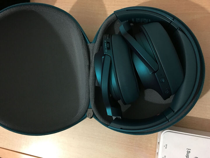 索尼MDR-100ABN:颜值高 音质还行吧 在地铁