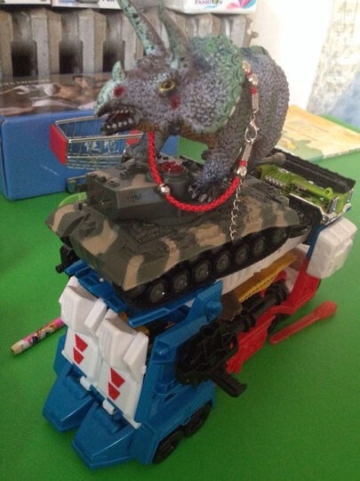 孩之宝变形金刚 B2443:苏轼是宋代文学最高成