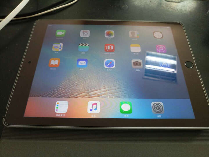 AppleiPad Air2:做工和手感比较好,选的黑色息