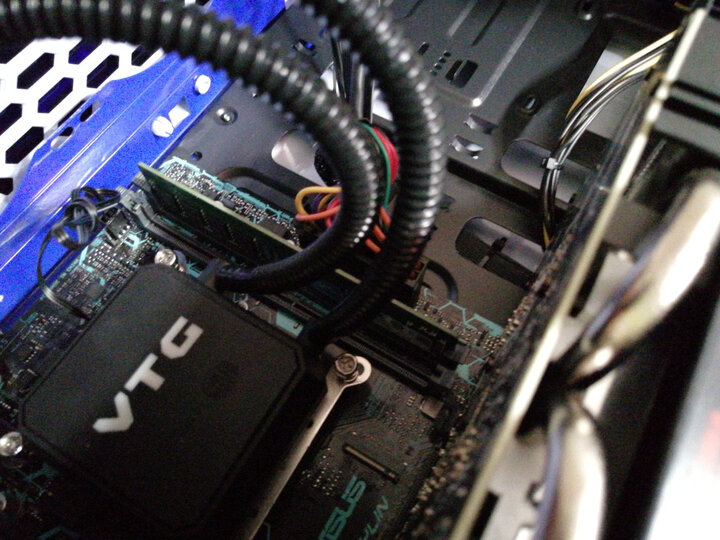 武极 i7 8700/华硕GTX1060-6G/240G 游戏台式吃鸡电脑主机/DIY组装机 晒单图
