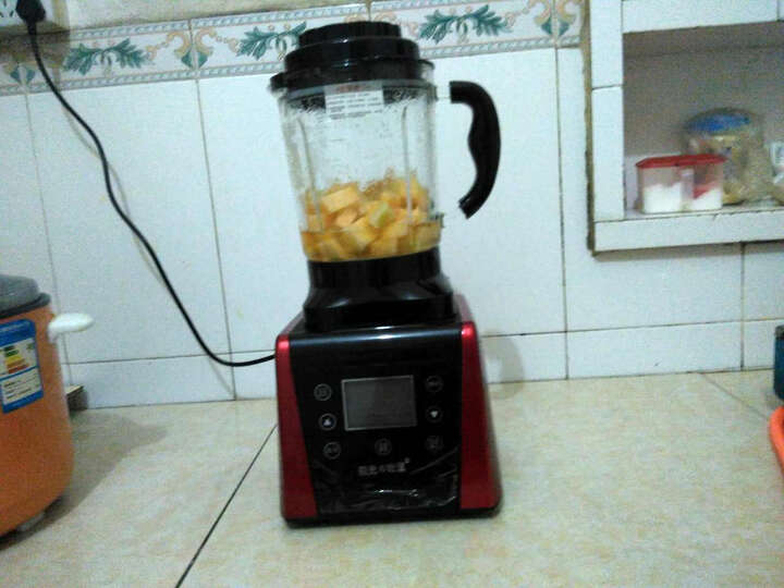 阳光味道:多功能加热破壁机 玻璃杯壁很厚 容