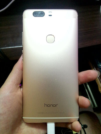 华为荣耀V8:第一次线上买手机,之前看其他人