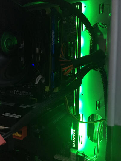 技嘉G1.Sniper B6主板:灯大灯亮灯会闪,真棒,