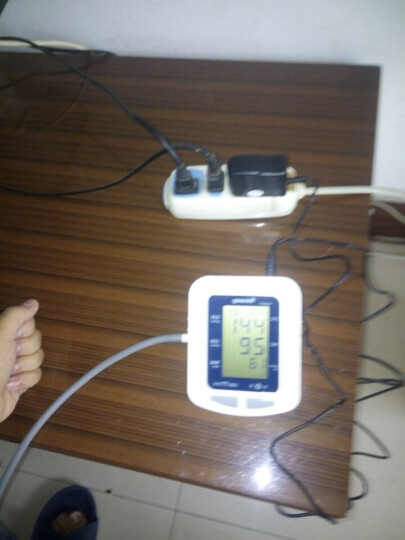 鱼跃(YUYUE) YE660A 电子血压计--买的血压计