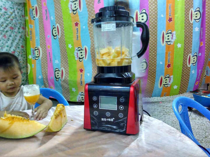 阳光味道:多功能加热破壁机 玻璃杯壁很厚 容