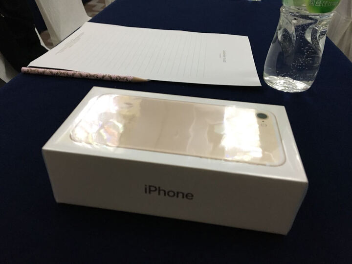 苹果iPhone7:还不错,是公司抽奖用的。 就是没