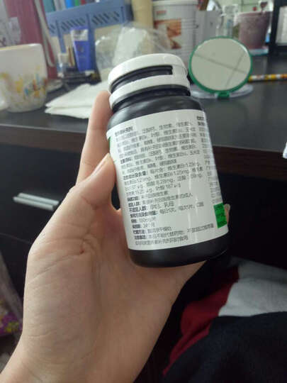 汤臣倍健维生素B族片:挺好的,我妈妈有点皮肤
