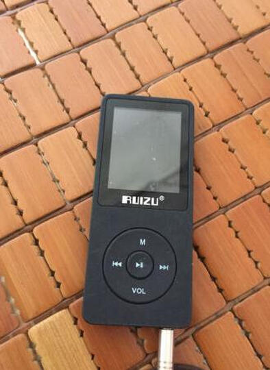 锐族X02:MP3不错,体积小巧,续航时间也长,关