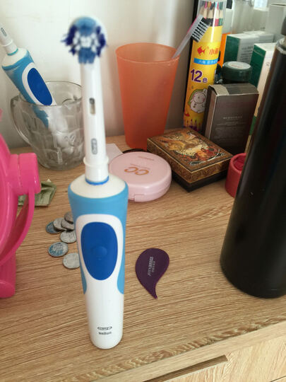 博朗D12013:牙刷很好用,电动牙刷里的入门级