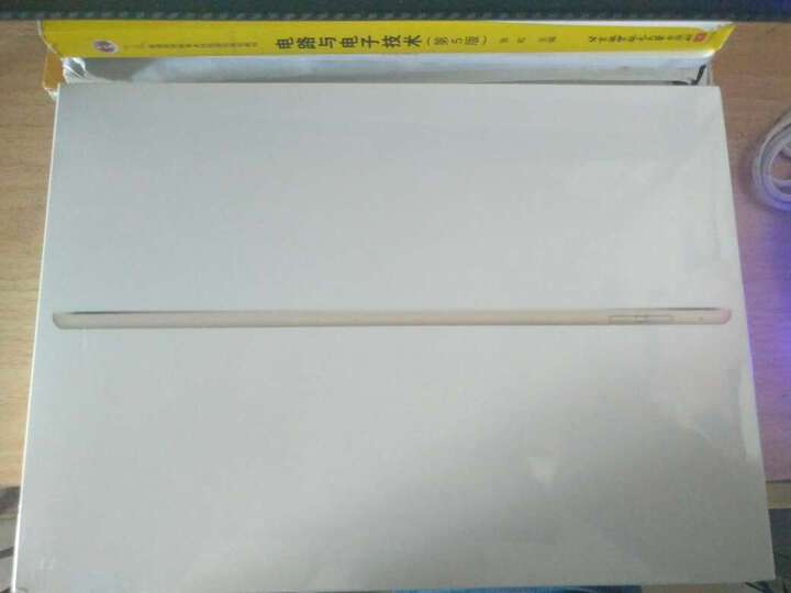 好漂亮,特别戴了套之后,耳机音质很好,去官网查