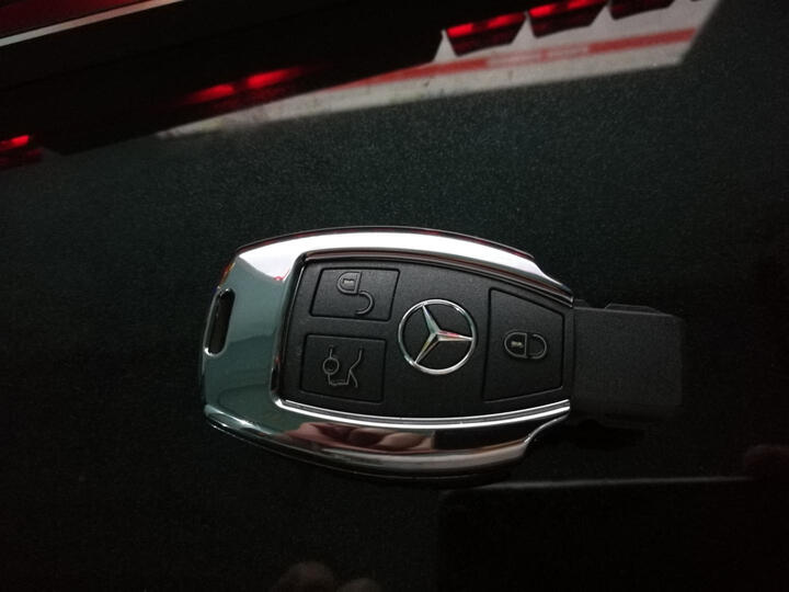 现在2手车真没啥意思 价格跟新车价格差不多 