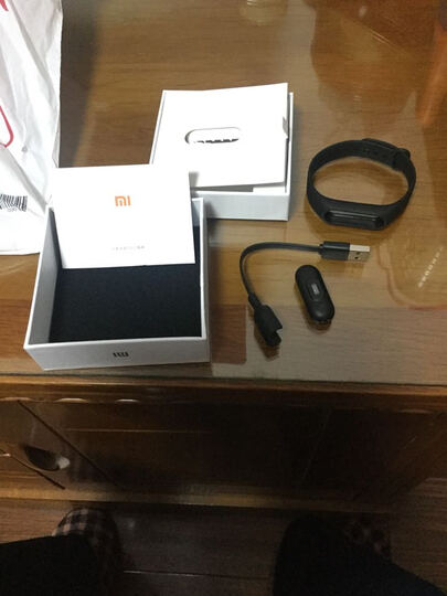 小米手环2:昨天晚上买的,今天傍晚收到,双12日