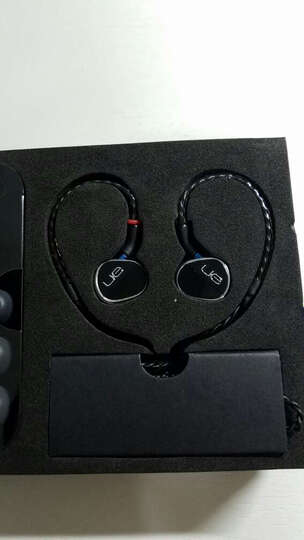 罗技UE900S:耳机隔音非常好,四单元性价比非