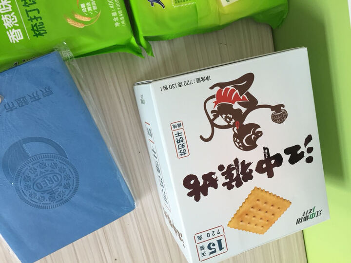 太平梳打 香葱口味 300g:快递小哥很热心服务