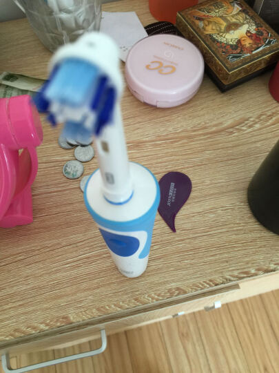 博朗D12013:牙刷很好用,电动牙刷里的入门级
