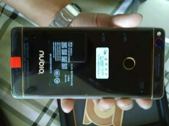 努比亚(nubia)Z11:还可以吧,电池不耐用,6G运