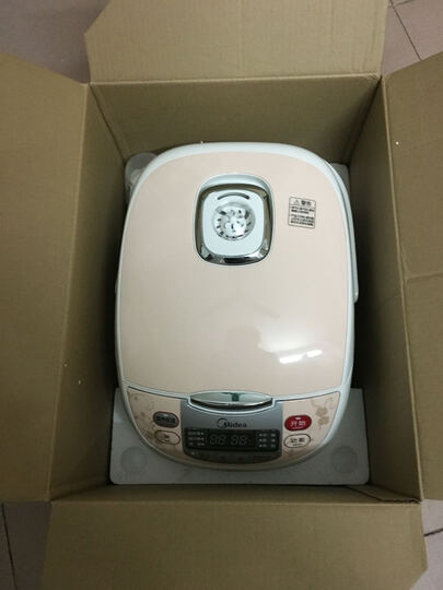 美的FS406C:包装好,快递员送货速度快,服务态