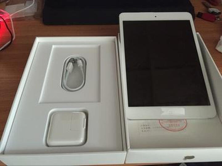 己亲手激活的,正品无疑,系统运行流畅,无卡顿现