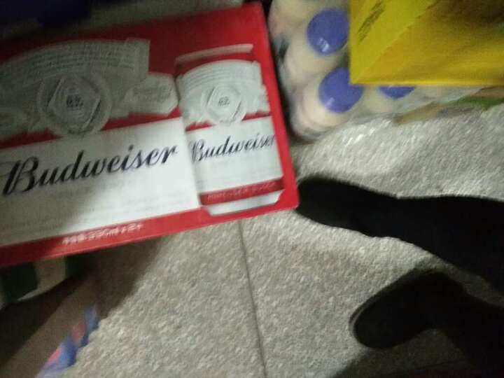 百威啤酒:客服服务态度好,快递小哥很给力,啤