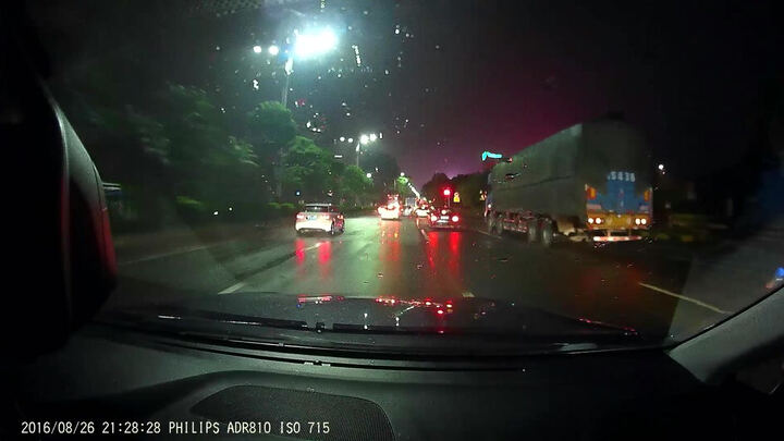 飞利浦(PHILIPS)行车记录仪ADR710 1296P至臻高清 夜视增强 145°真实大广角 疲劳驾驶提醒 支持64G卡扩容 晒单图