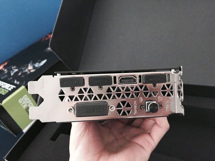 雷诺塔:电脑还ok,就是显卡寄过来的时候包装没