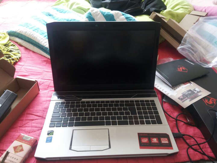 炫龙:笔记本没的说,非常好。开了强冷cpu温度