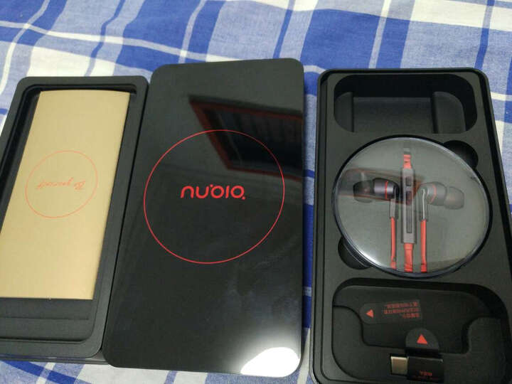 努比亚Z11:首先物流,非常快!快递小哥态度也好