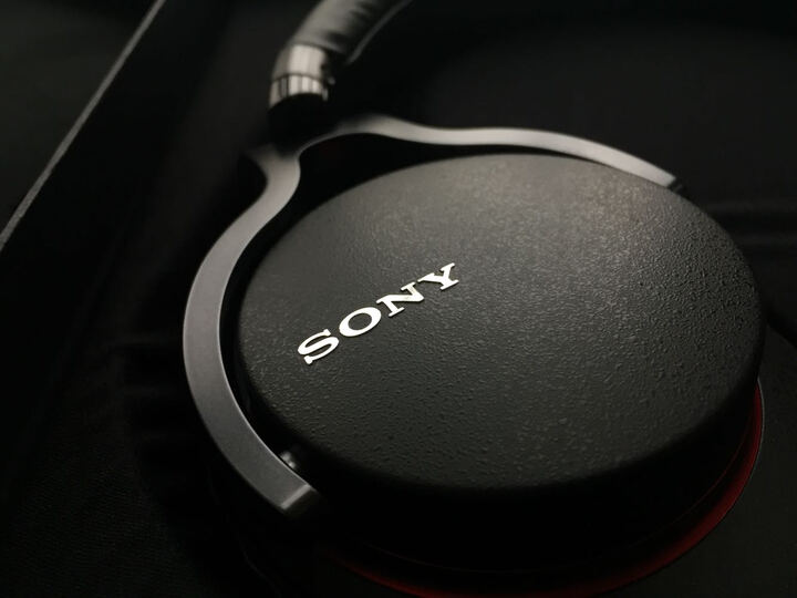 索尼MDR-1A:晚上睡不着下单买的,第二天下午