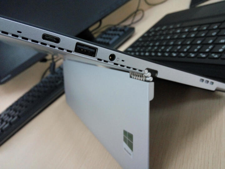联想 Miix5 尊享版二合一平板电脑12.2英寸(i5-6200U 8G内存/256G/Win10 内含键盘/触控笔/Office)闪电银 晒单图