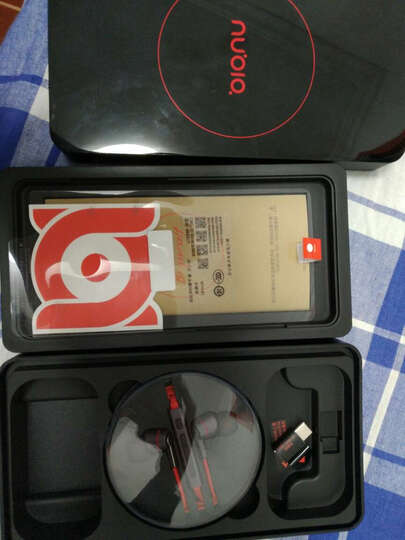 努比亚Z11:首先物流,非常快!快递小哥态度也好