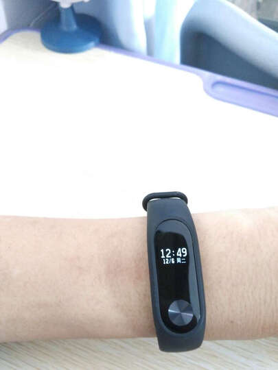 小米手环2:到货很快,用着也不错。虽然续航能