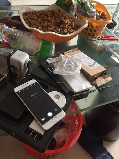 魅族(MEIZU)PRO6:屏幕超暗,亮度调到最大依