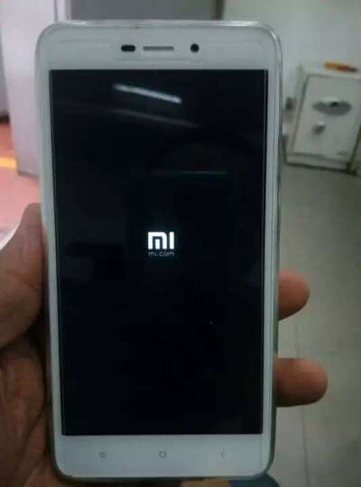 小米(MI)红米4A:手机拿着手感很好,外观也很时