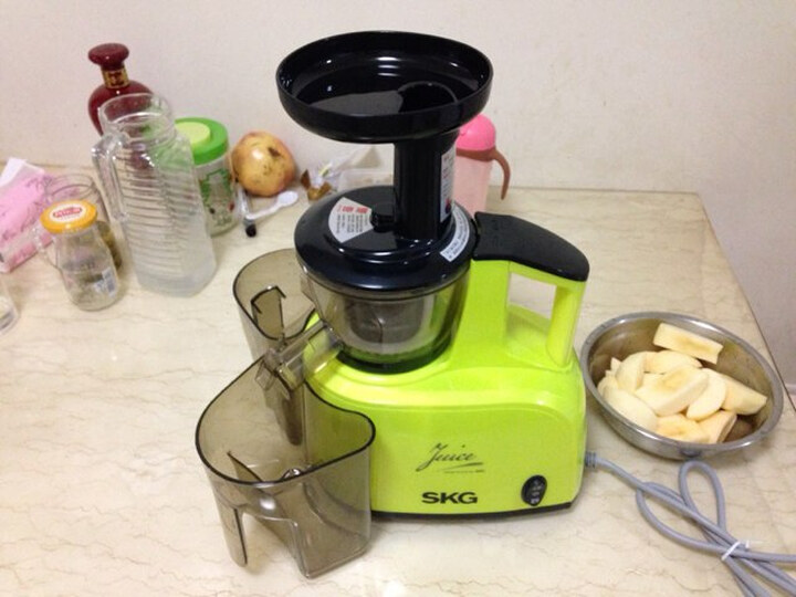 SKG 2011 原汁机 家用榨汁机--性价比超好的原汁机