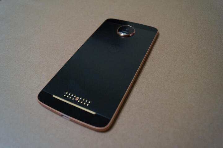 摩托罗拉Moto Z Play(XT1635-03) :2号入手三