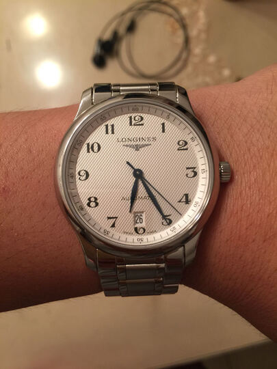 表:赶上秒杀购买,包装完整,外包装都有京东的