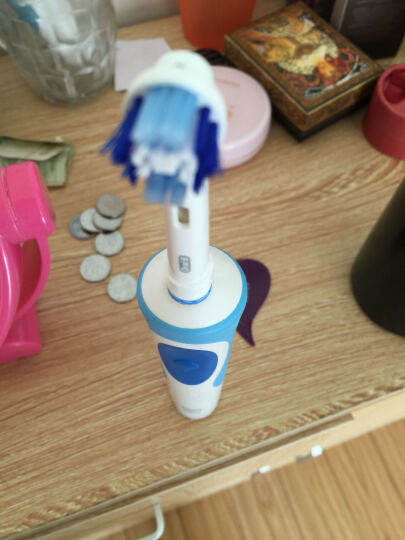 博朗D12013:牙刷很好用,电动牙刷里的入门级