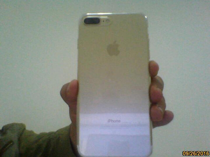 UEU:完美贴合Iphone7 plus 独到的防尘塞设计